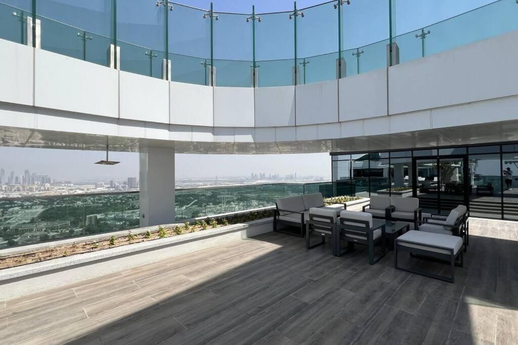 شقة Chic 2 Bed Near Trade Centre With 5 Star Amenities دبي المظهر الخارجي الصورة