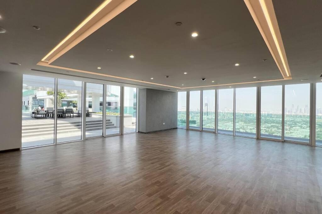 شقة Chic 2 Bed Near Trade Centre With 5 Star Amenities دبي المظهر الخارجي الصورة