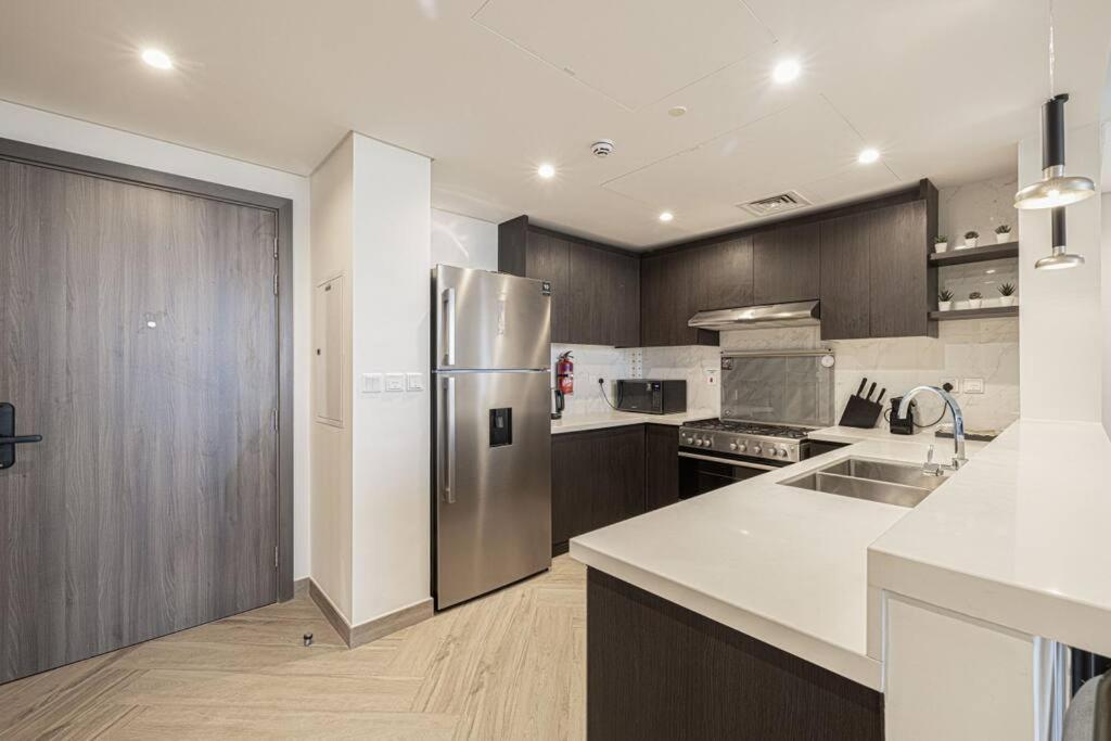 شقة Chic 2 Bed Near Trade Centre With 5 Star Amenities دبي المظهر الخارجي الصورة