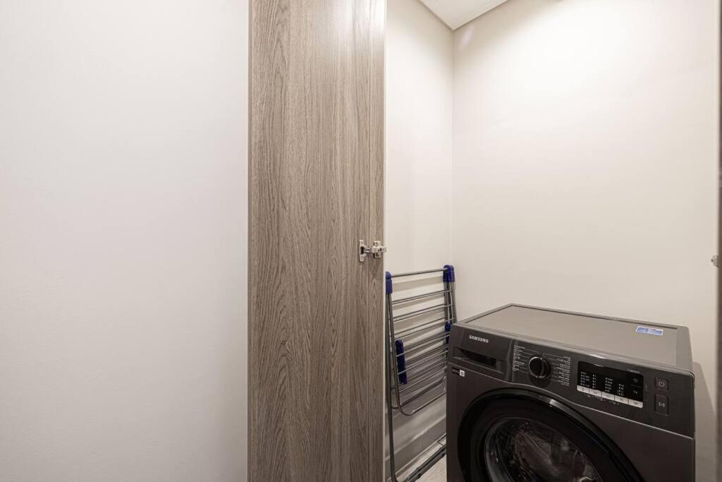 شقة Chic 2 Bed Near Trade Centre With 5 Star Amenities دبي المظهر الخارجي الصورة