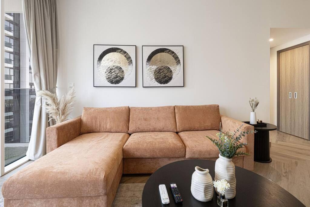 شقة Chic 2 Bed Near Trade Centre With 5 Star Amenities دبي المظهر الخارجي الصورة